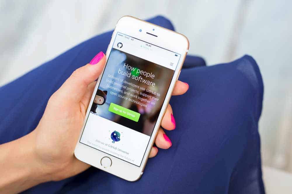 Sitio web de GitHub en el smartphone