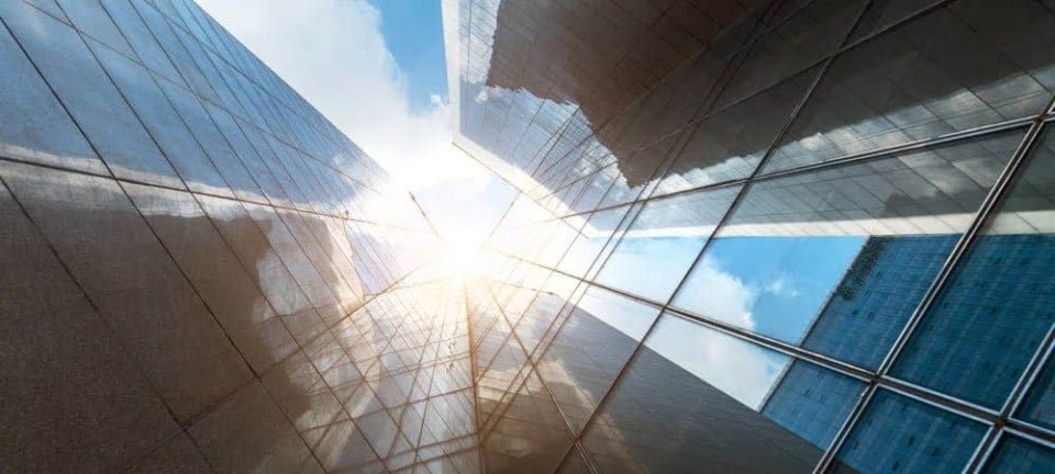 Data Management On-Premise and in the Public Cloud